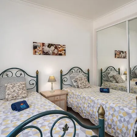 Pedra Dos Bicos By Intiholidays * Албуфейра