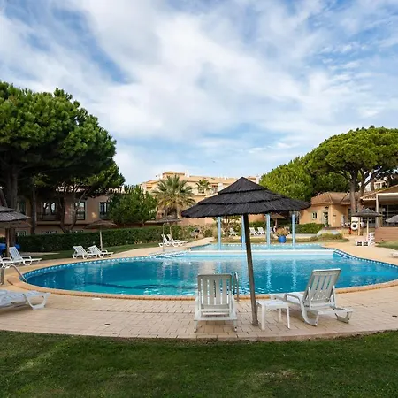 Pedra Dos Bicos By Intiholidays 알부페이라